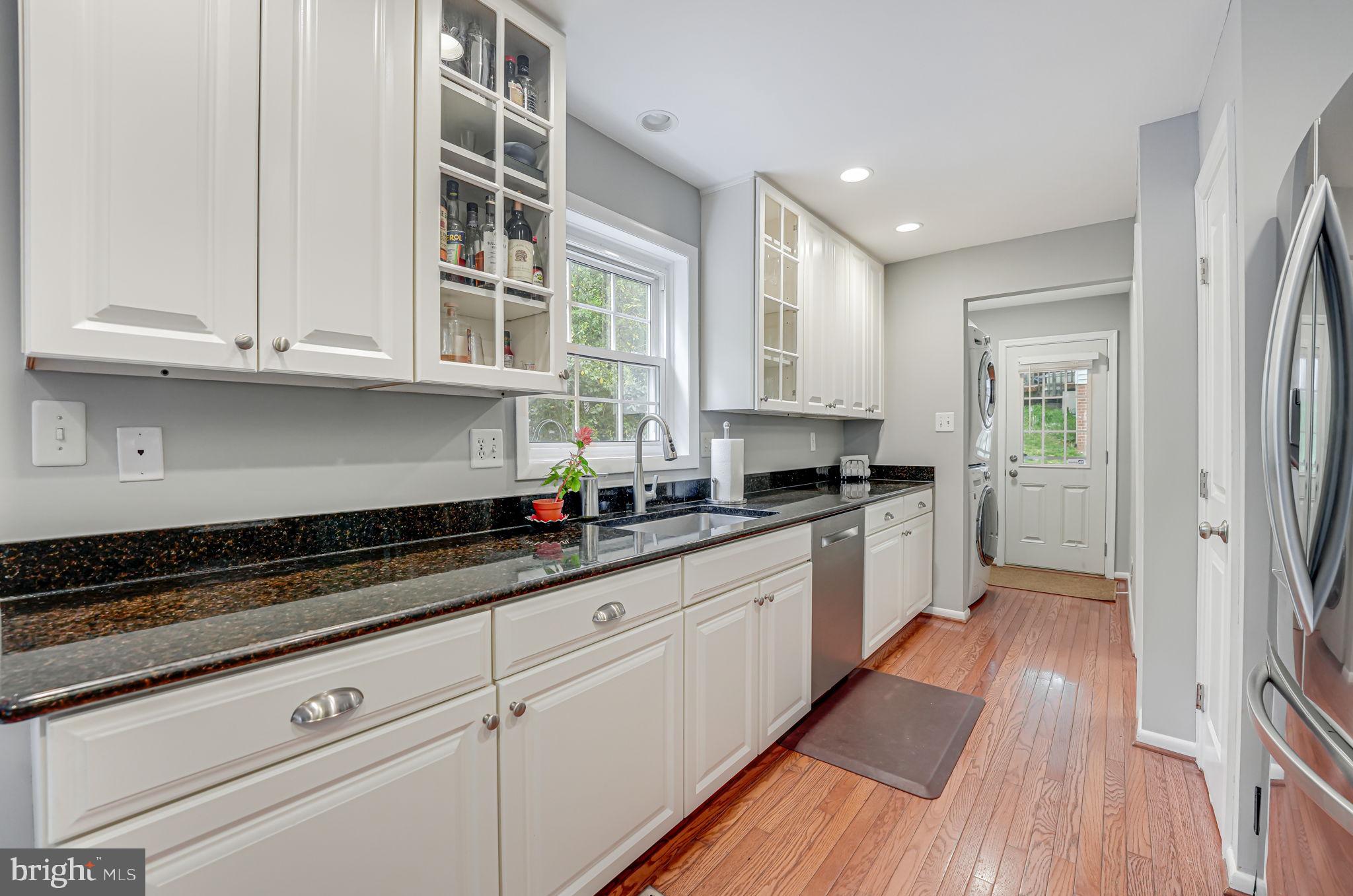 2221 Senseney Ln