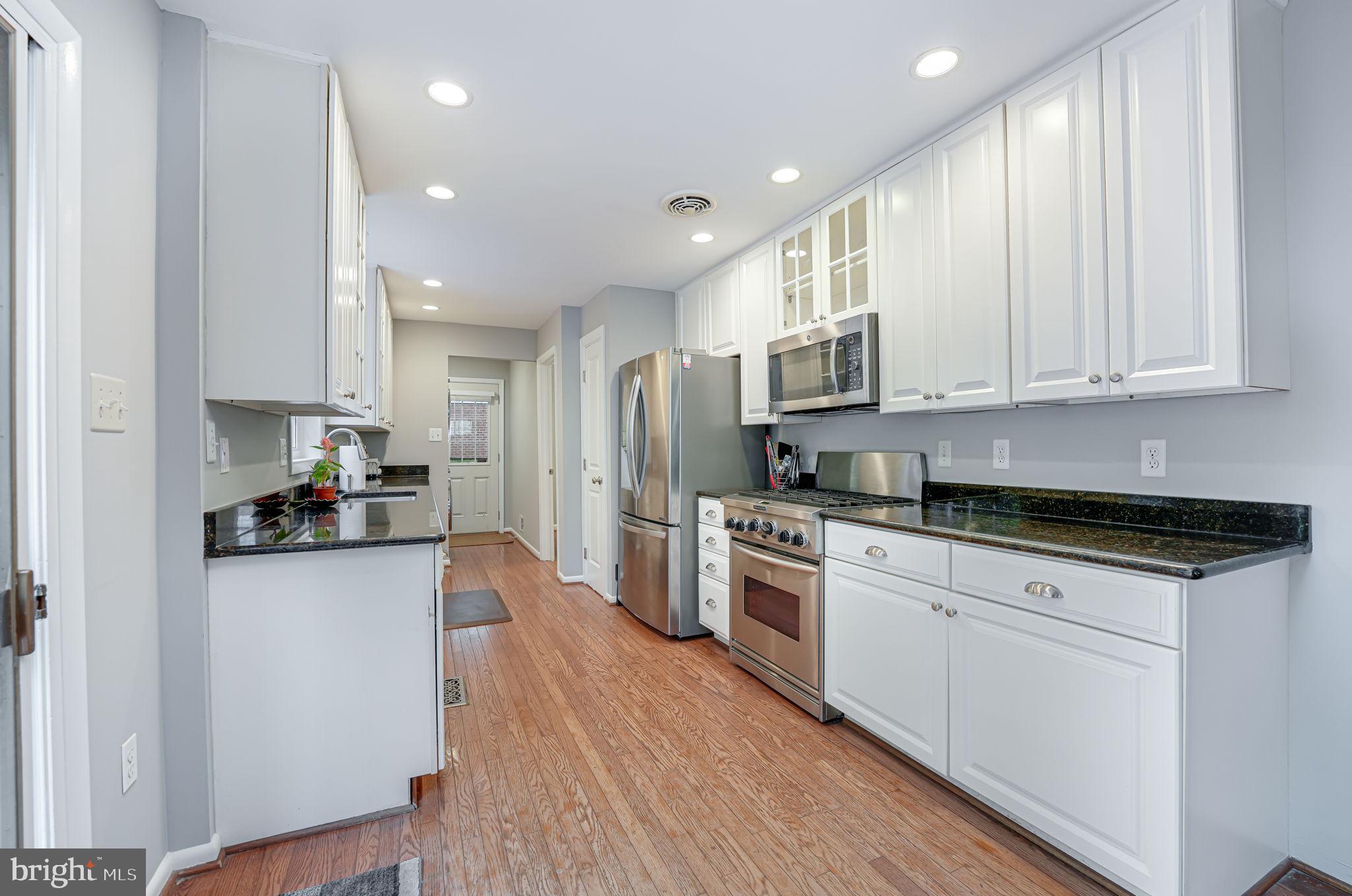 2221 Senseney Ln