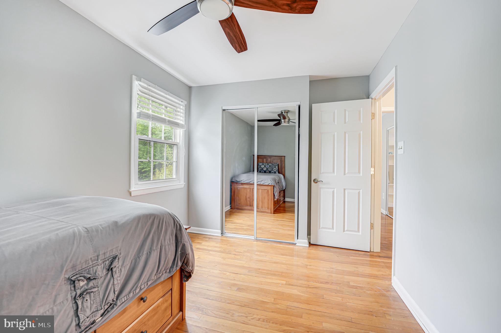 2221 Senseney Ln