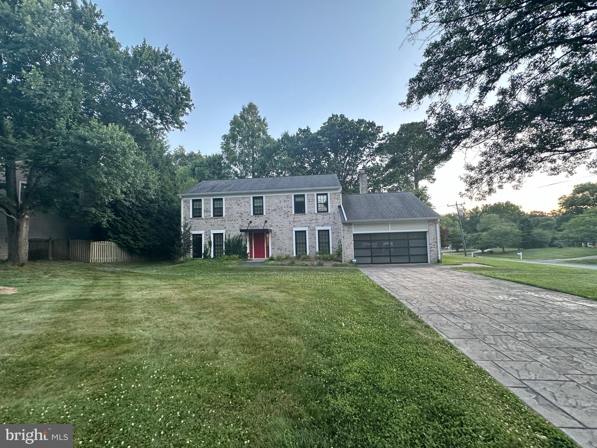 2400 Oakvale Ct NW