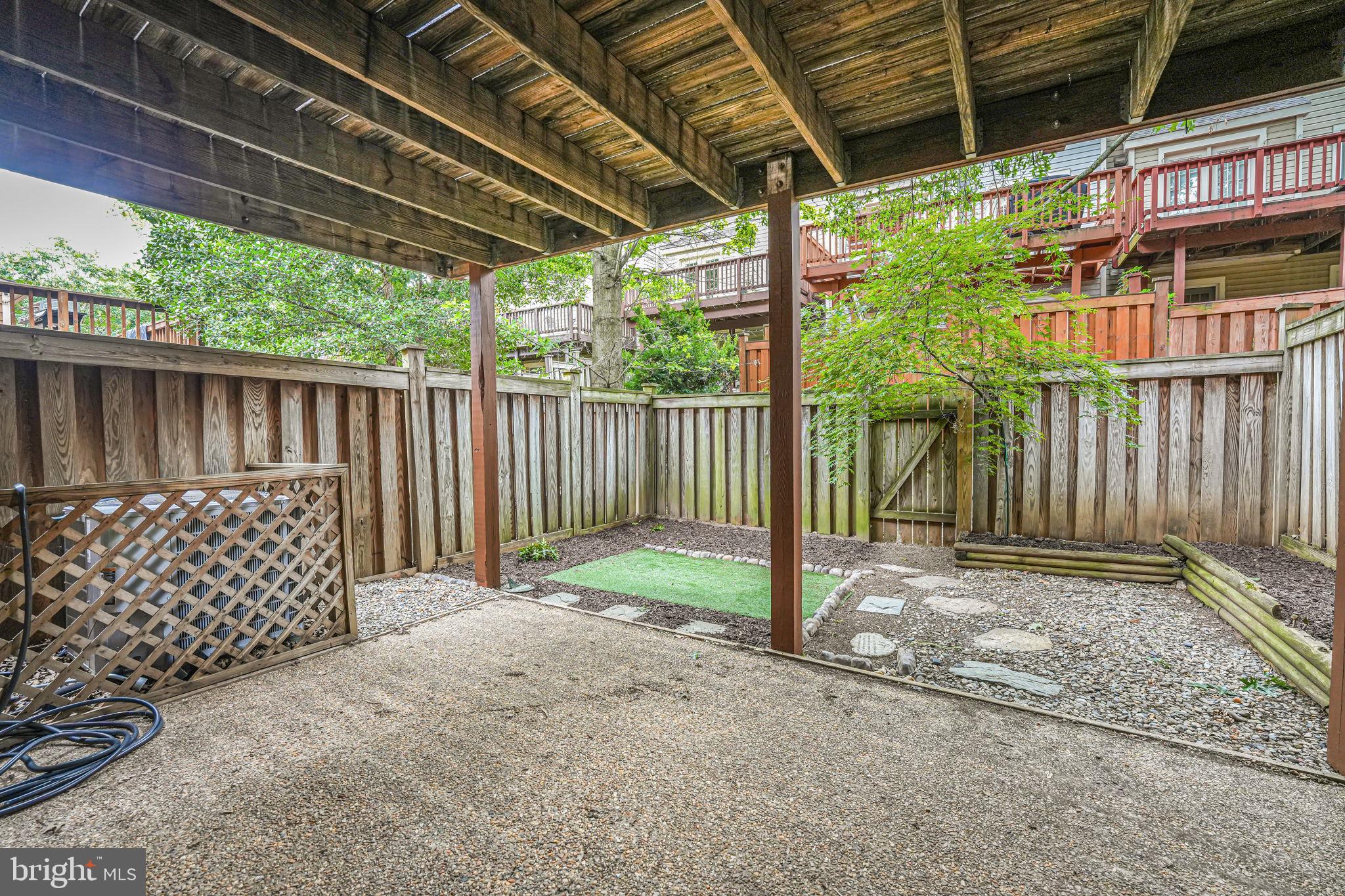 3919 Green Look Ct