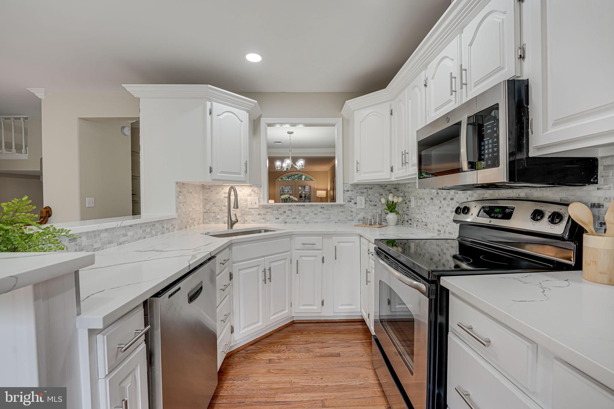 3919 Green Look Ct