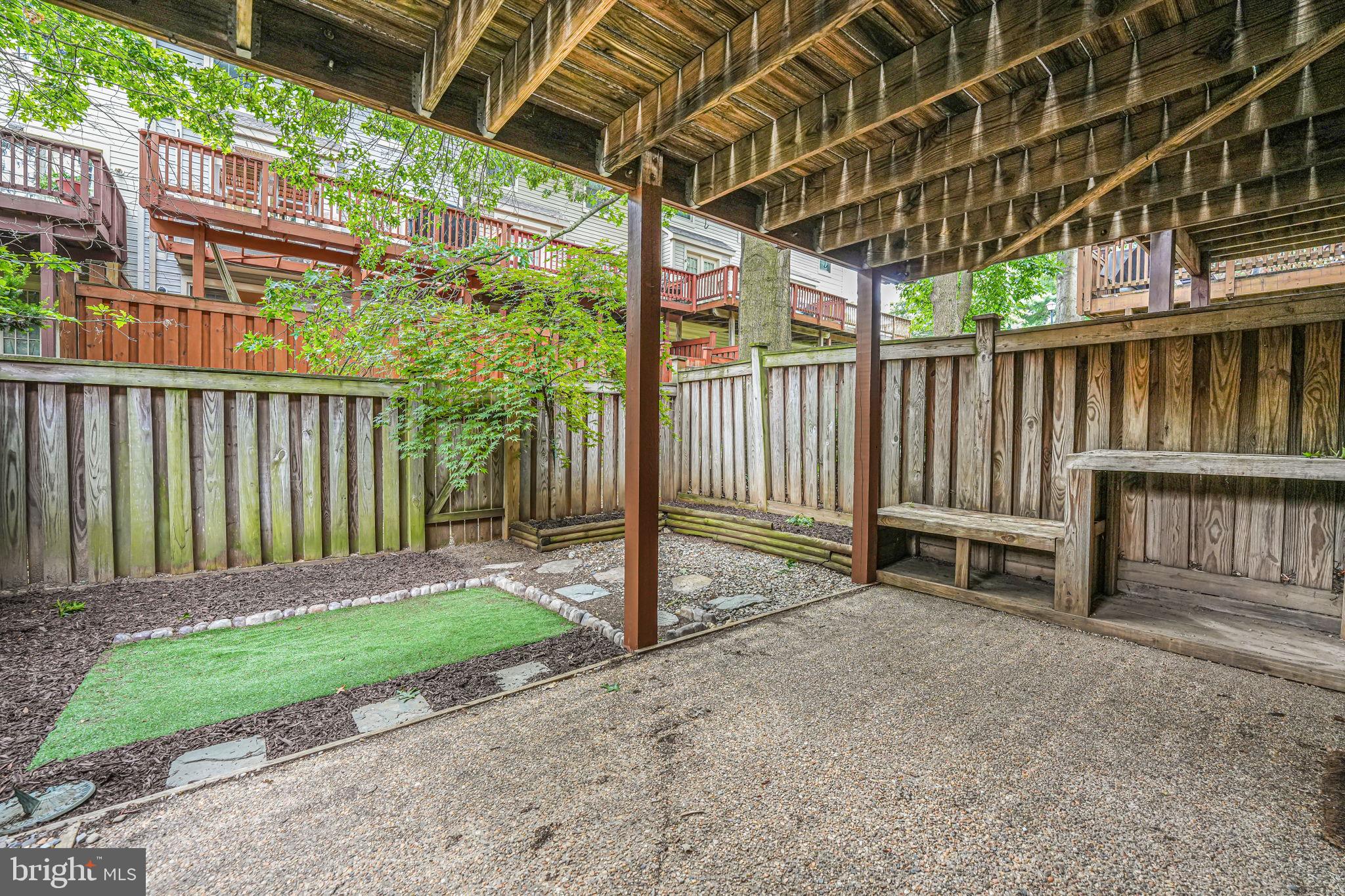 3919 Green Look Ct