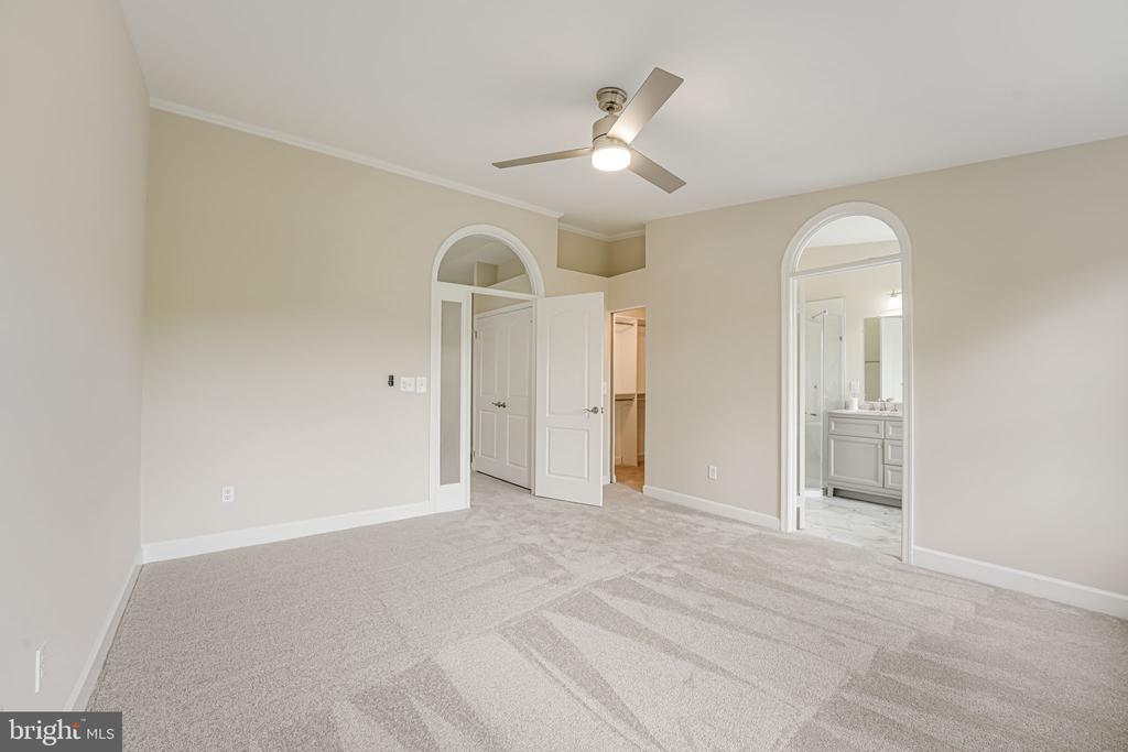3919 Green Look Ct