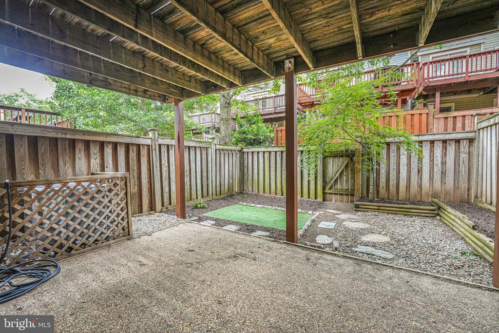 3919 Green Look Ct
