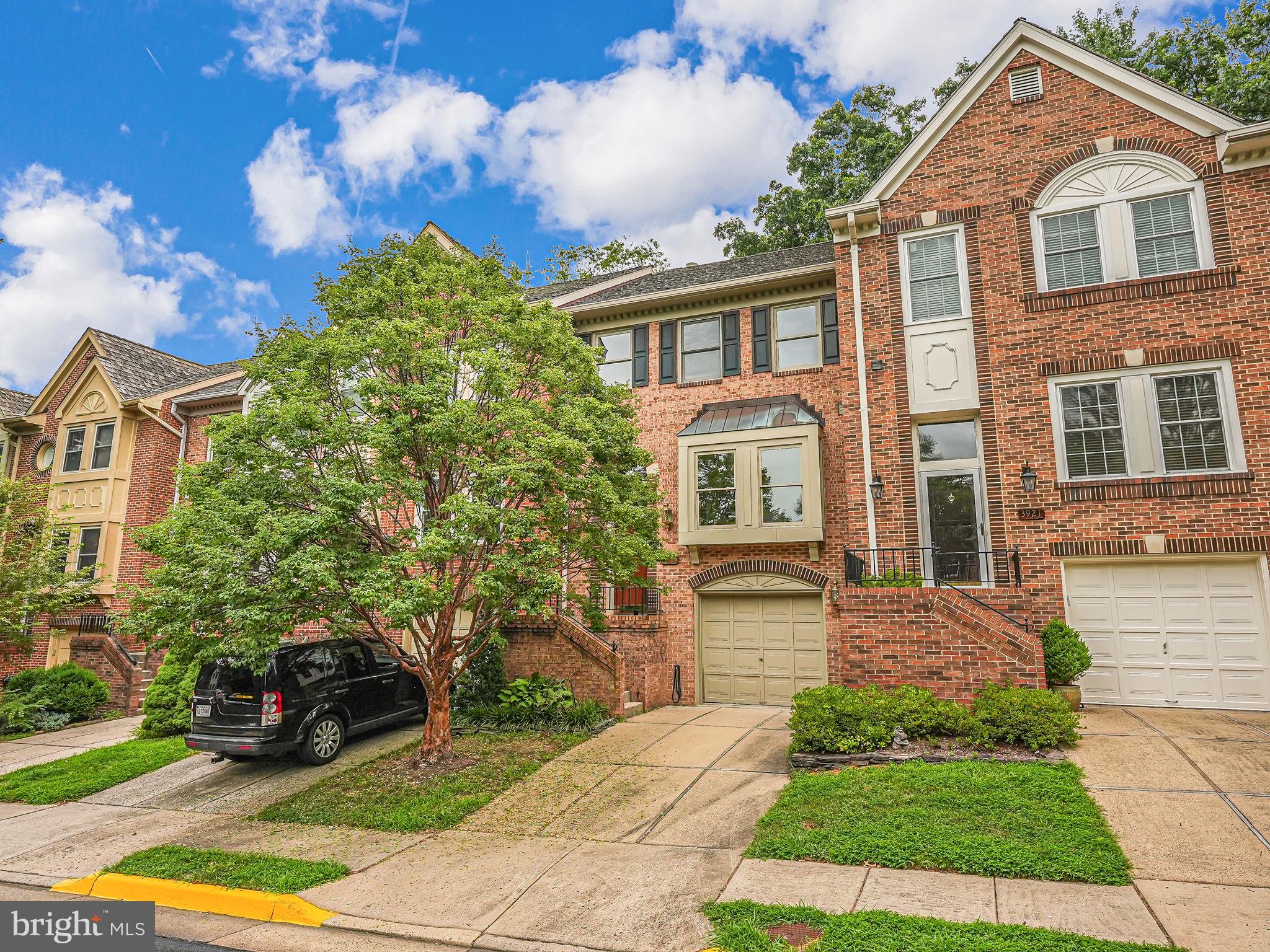 3919 Green Look Ct