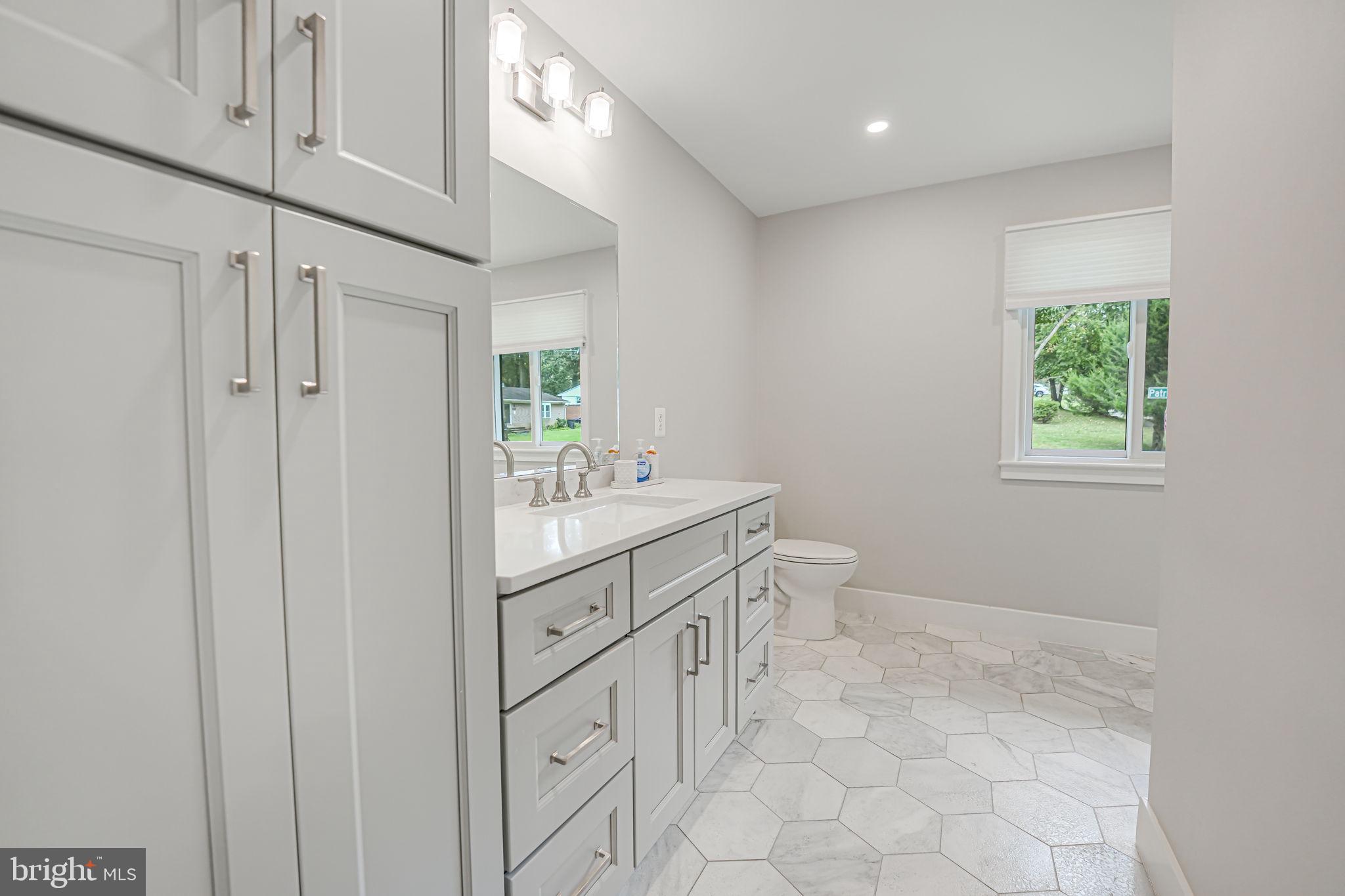 319 Patrick St SW
