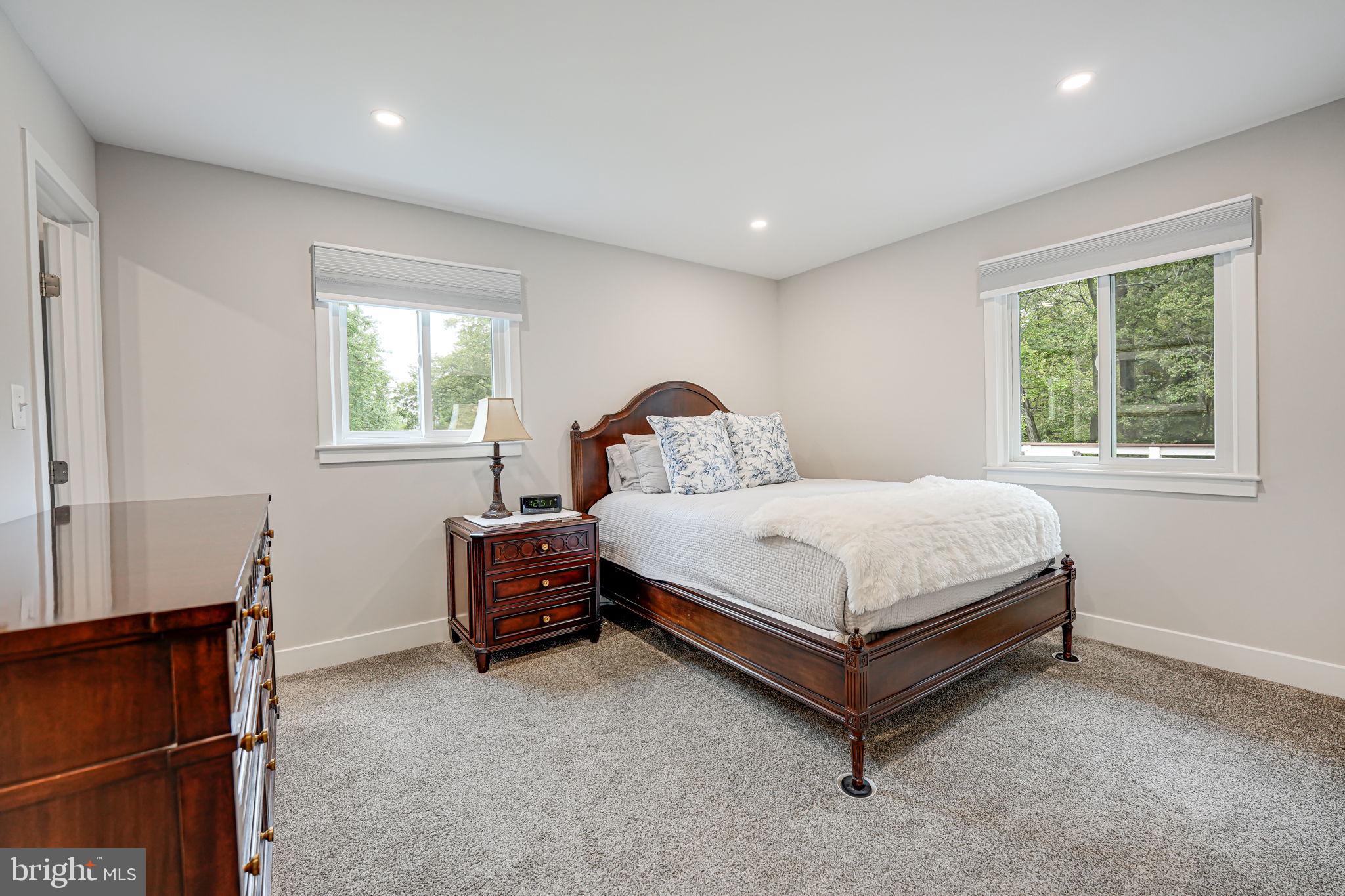 319 Patrick St SW