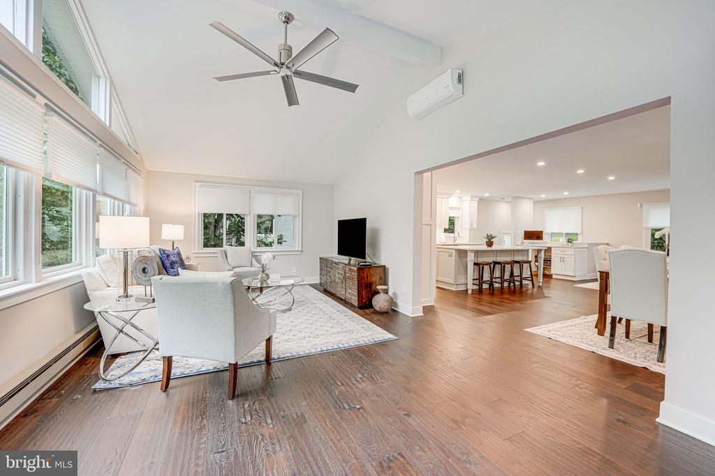 319 Patrick St SW