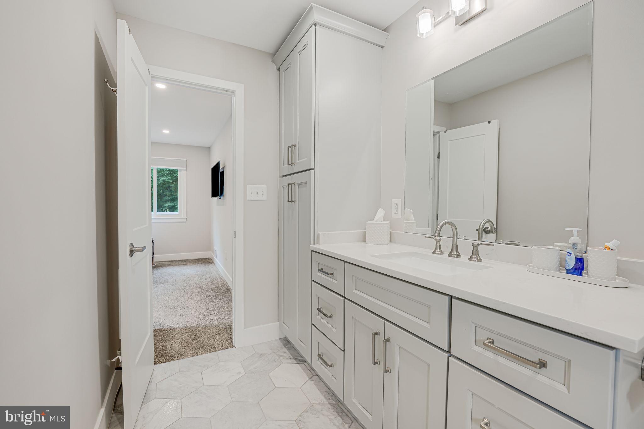 319 Patrick St SW