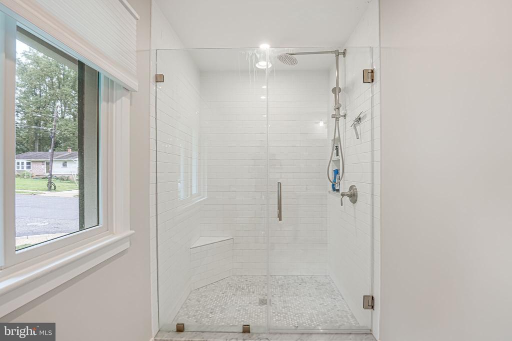 319 Patrick St SW