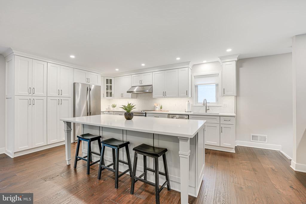 319 Patrick St SW