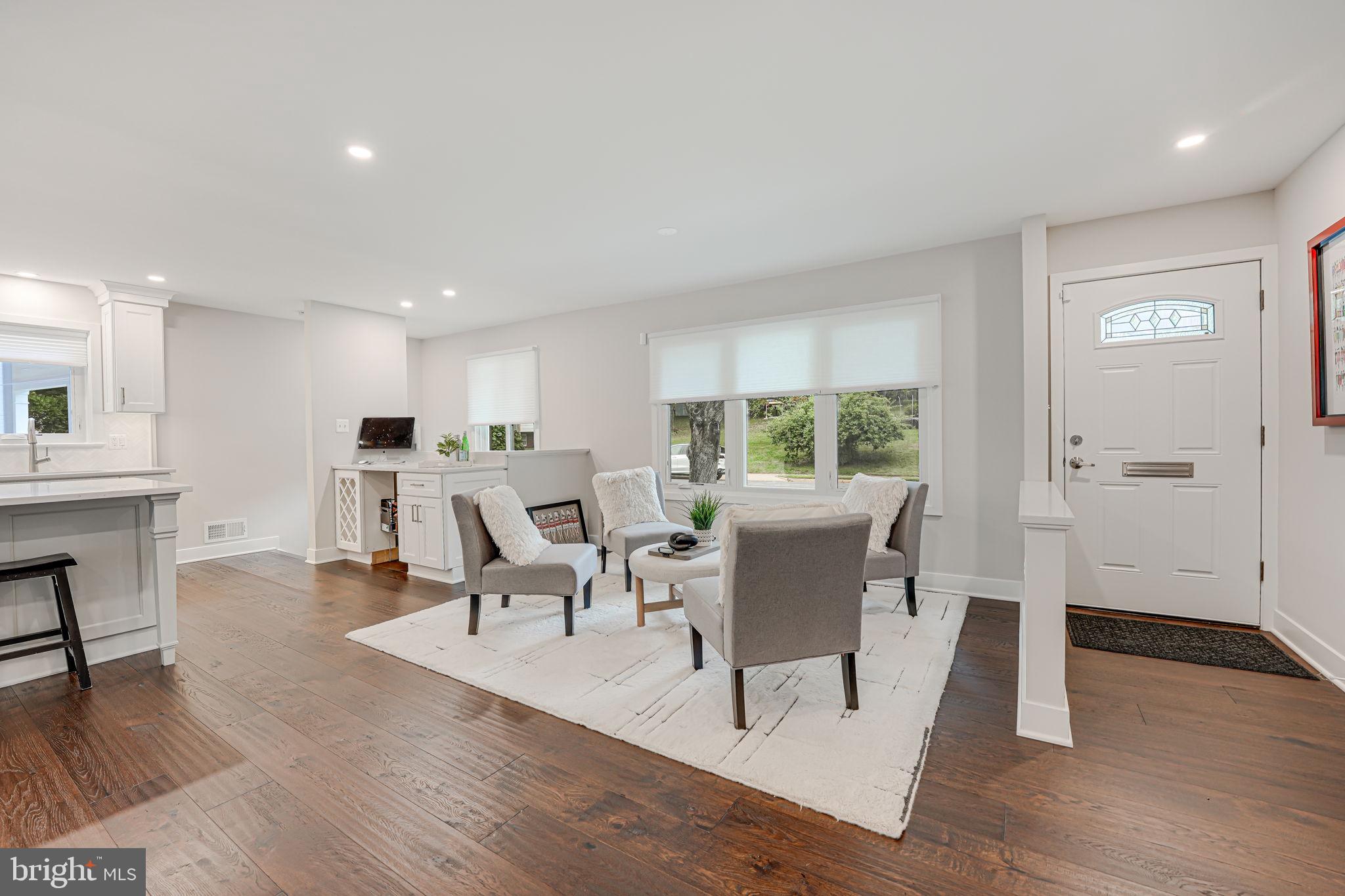 319 Patrick St SW