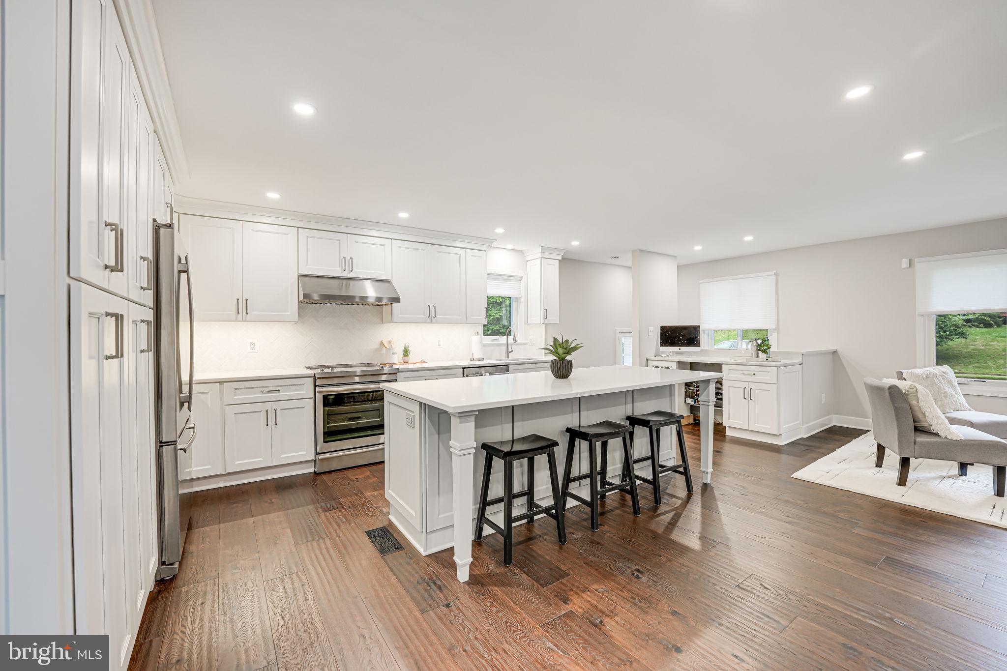 319 Patrick St SW