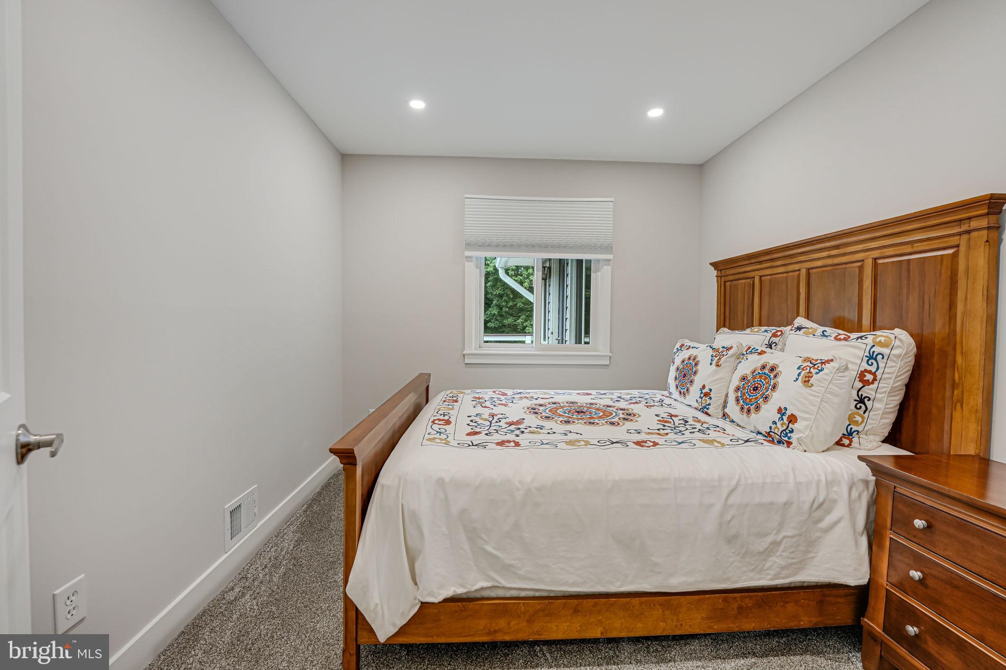 319 Patrick St SW
