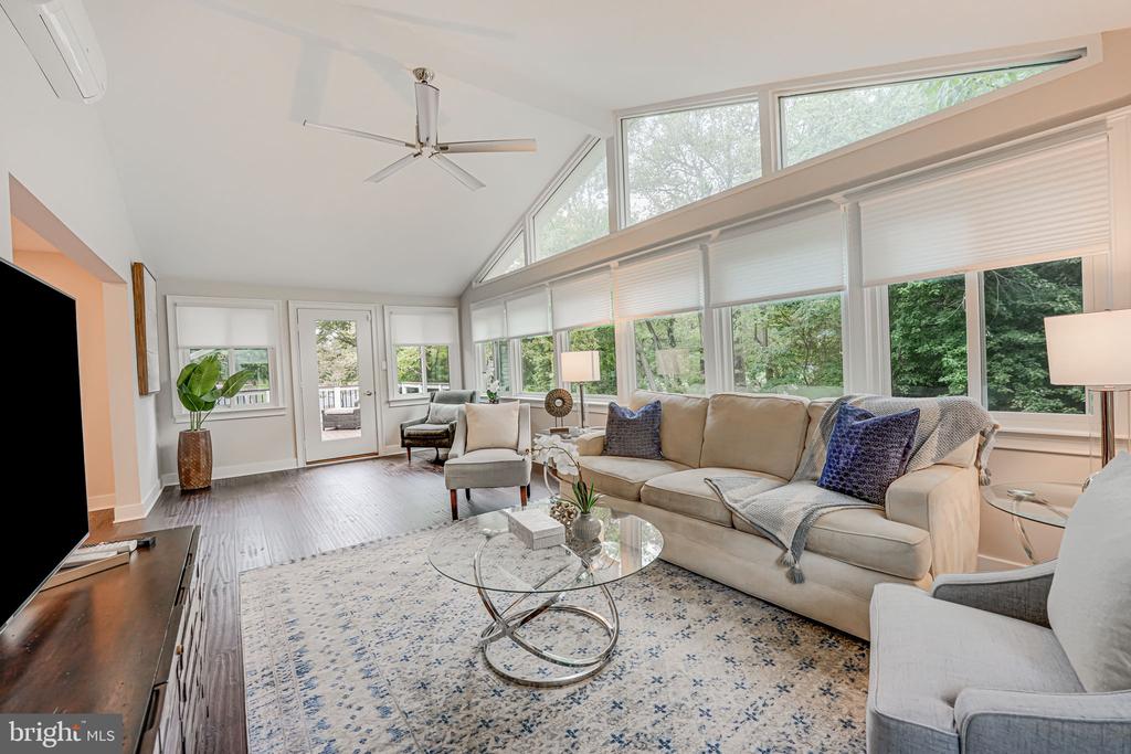 319 Patrick St SW