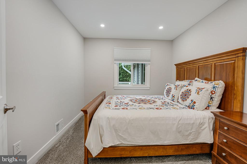 319 Patrick St SW