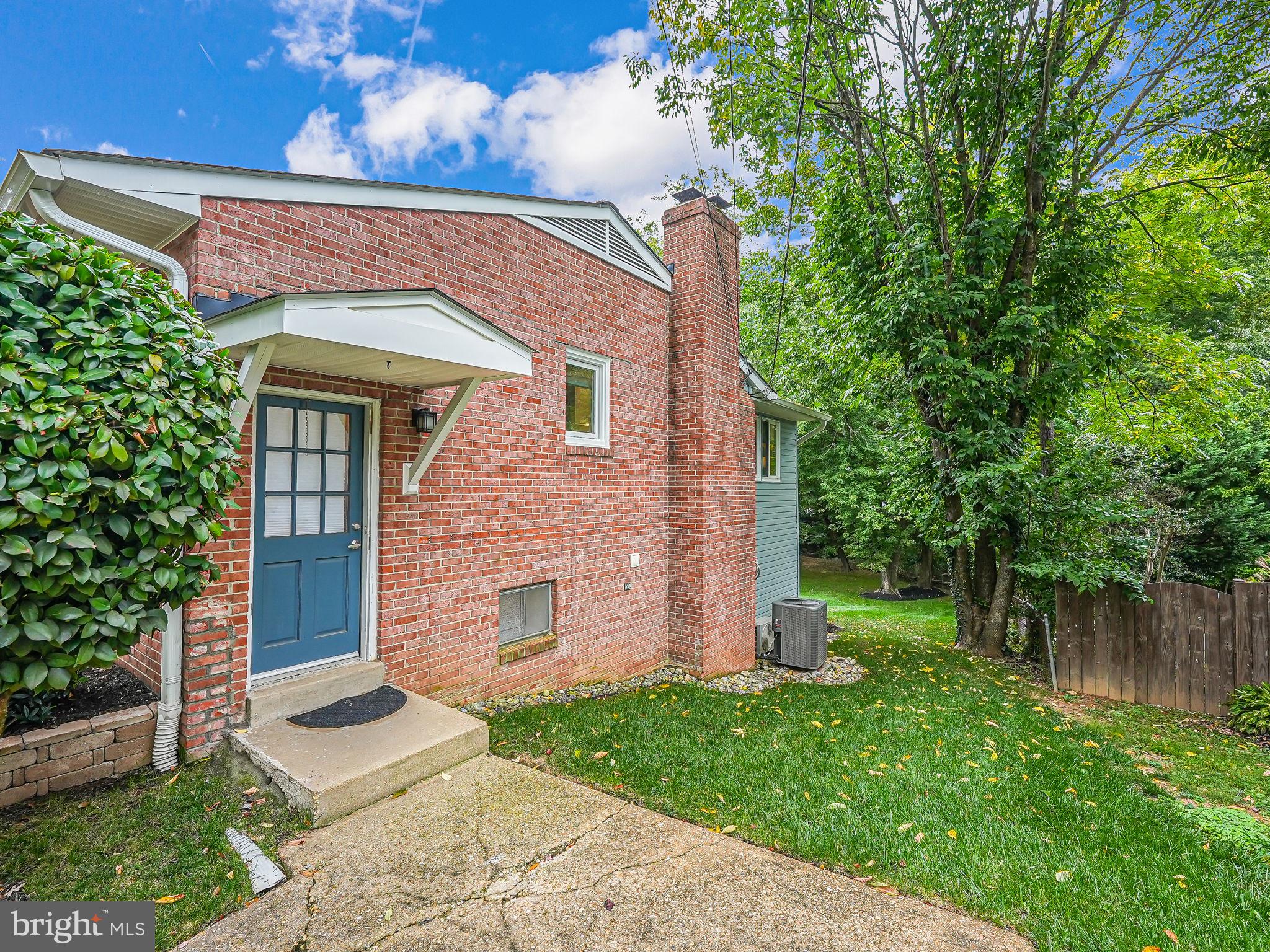 319 Patrick St SW