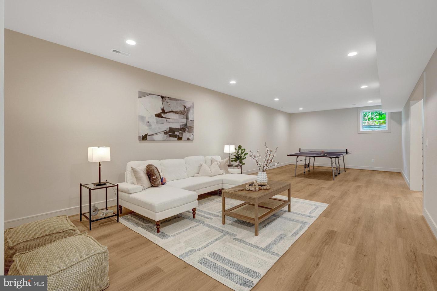 904 Shady Dr SE