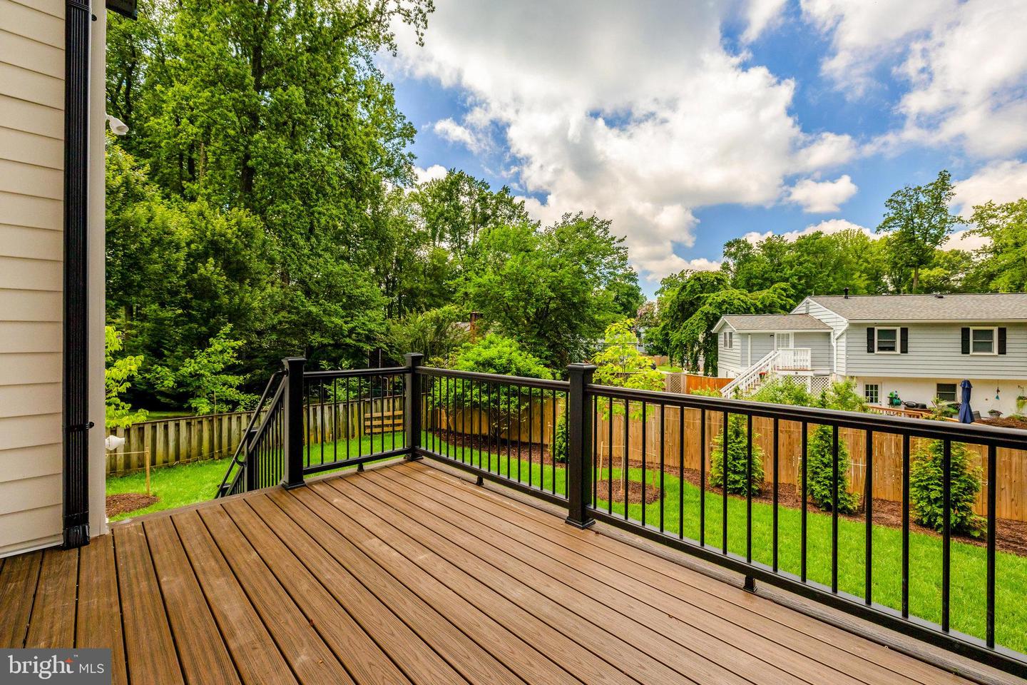 904 Shady Dr SE