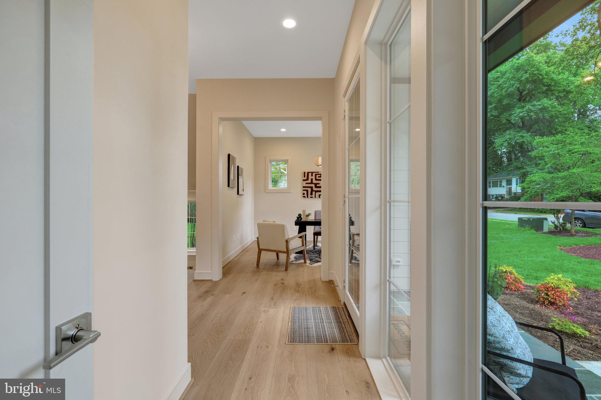 904 Shady Dr SE