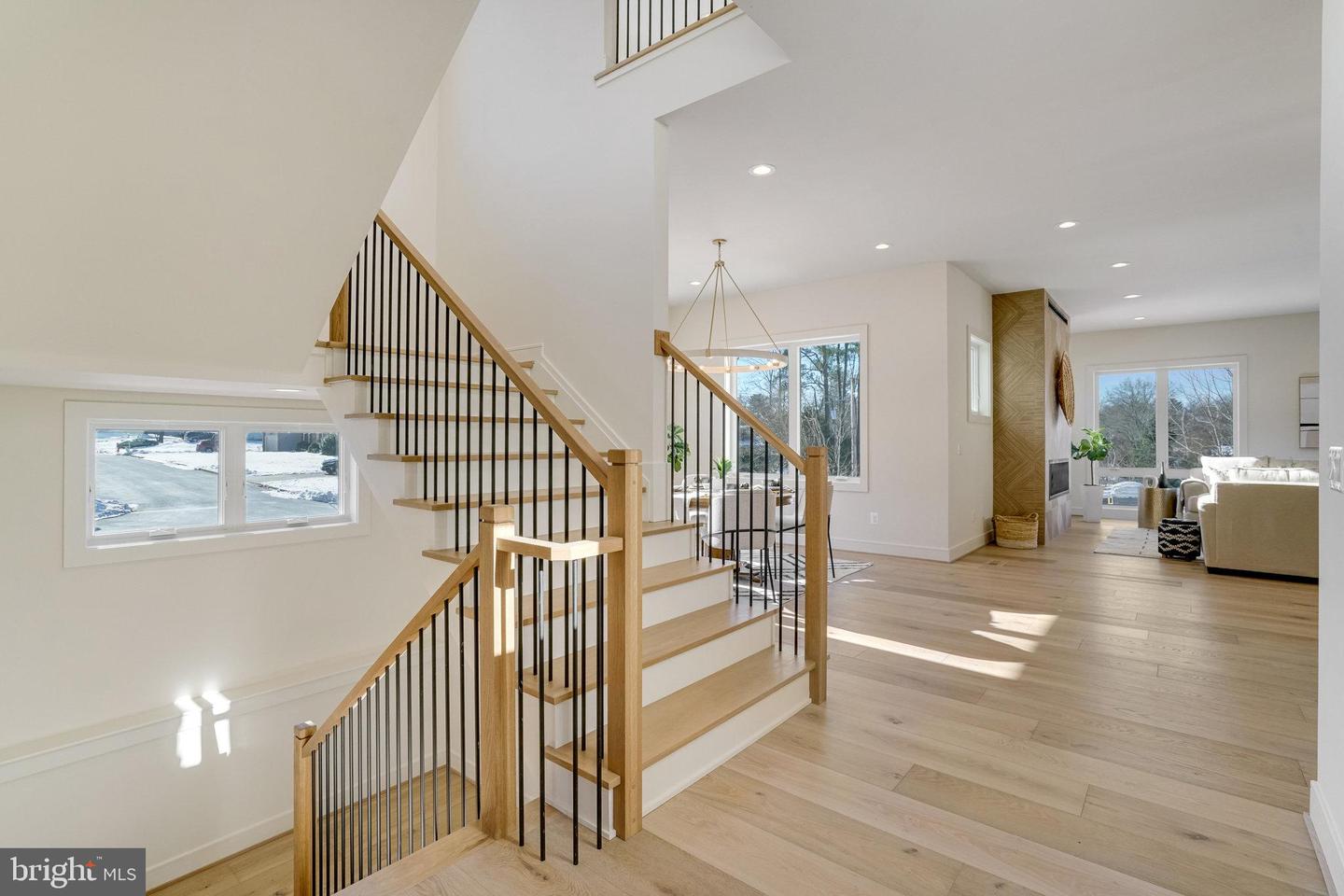 904 Shady Dr SE