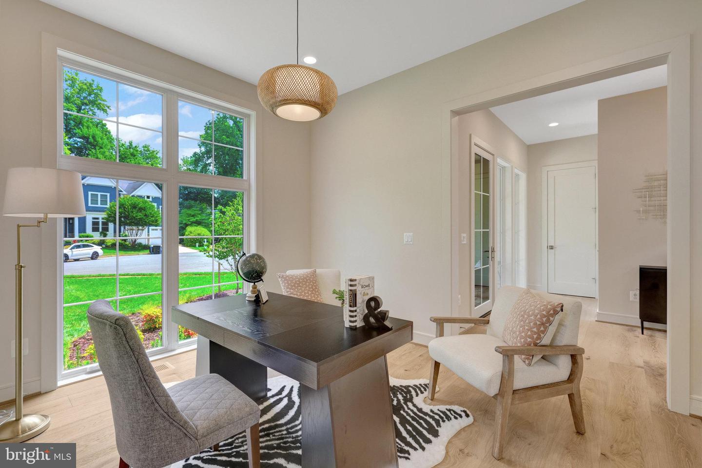 904 Shady Dr SE