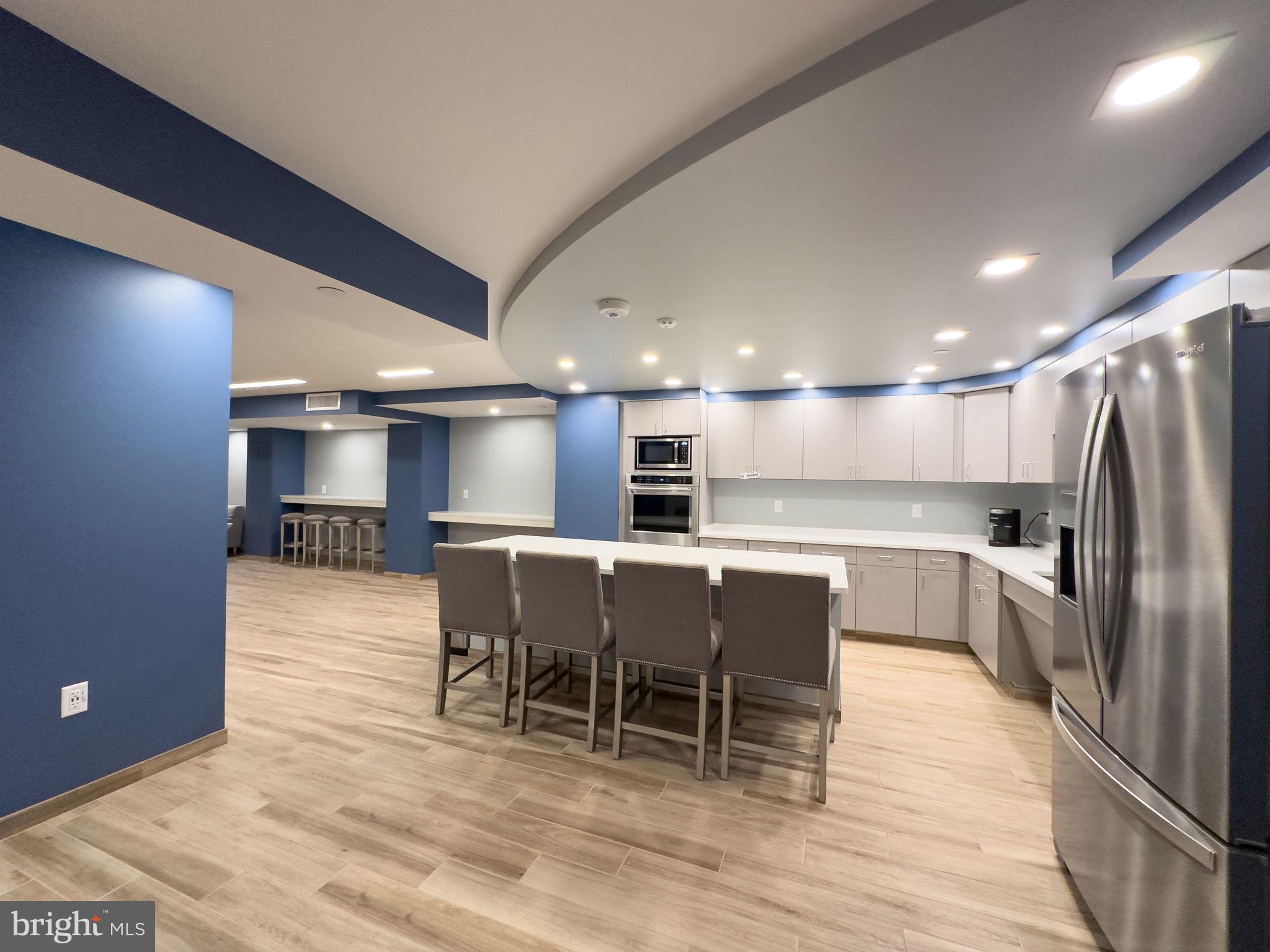 1808 Old Meadow Rd #802