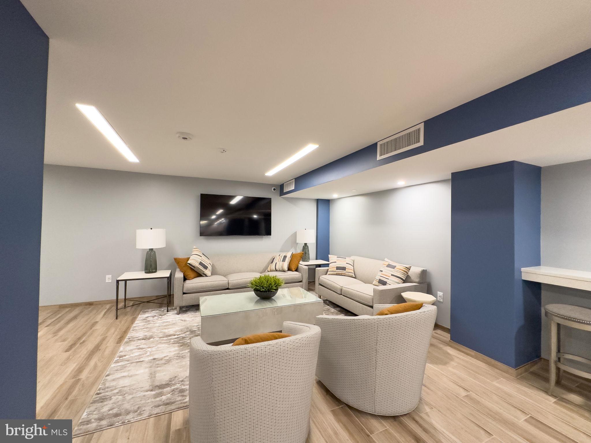 1808 Old Meadow Rd #802