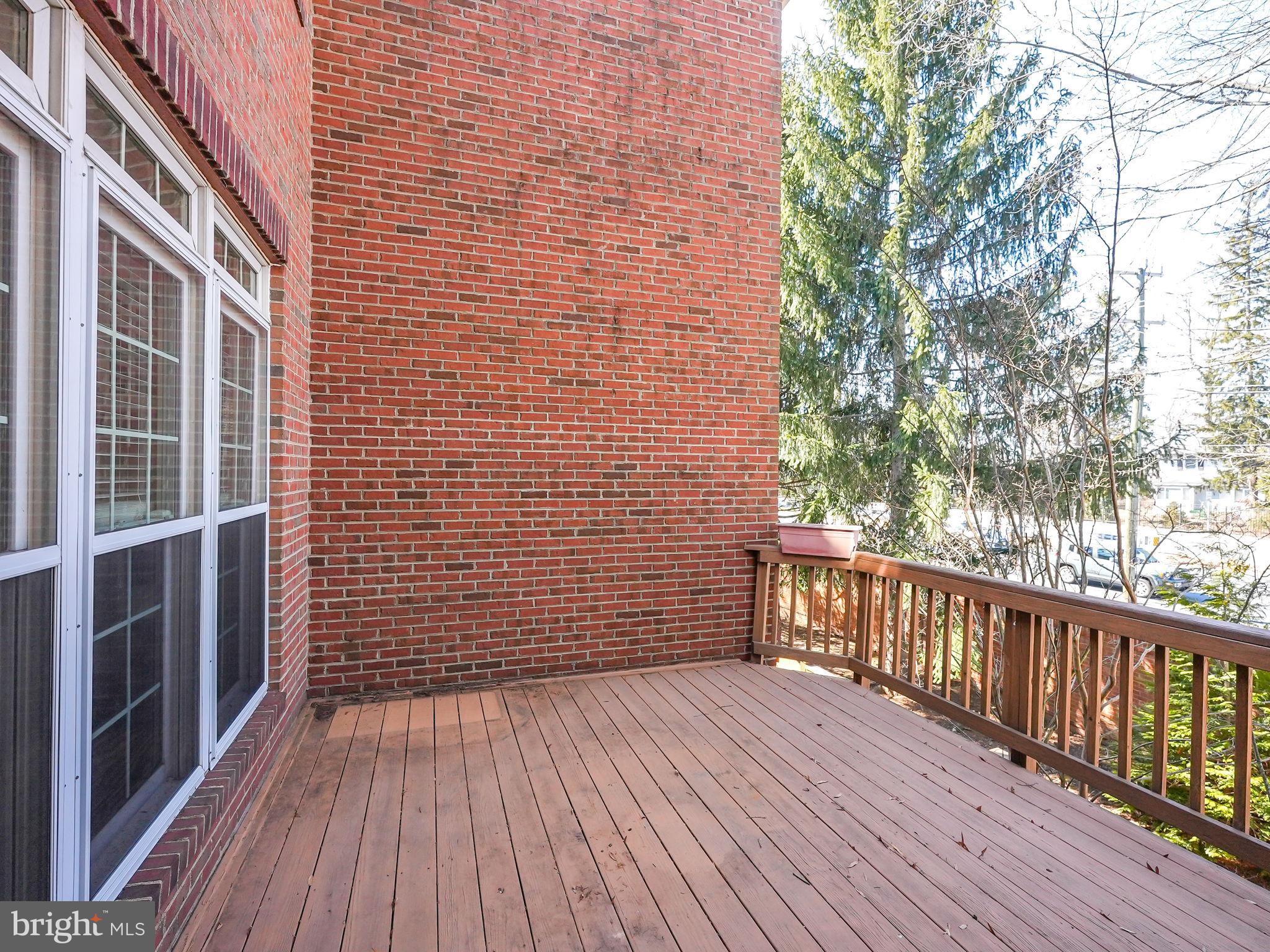 3060 McKinnon Way