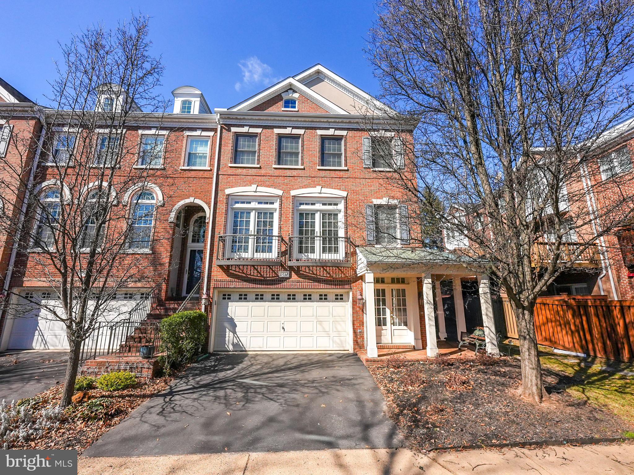 3060 McKinnon Way