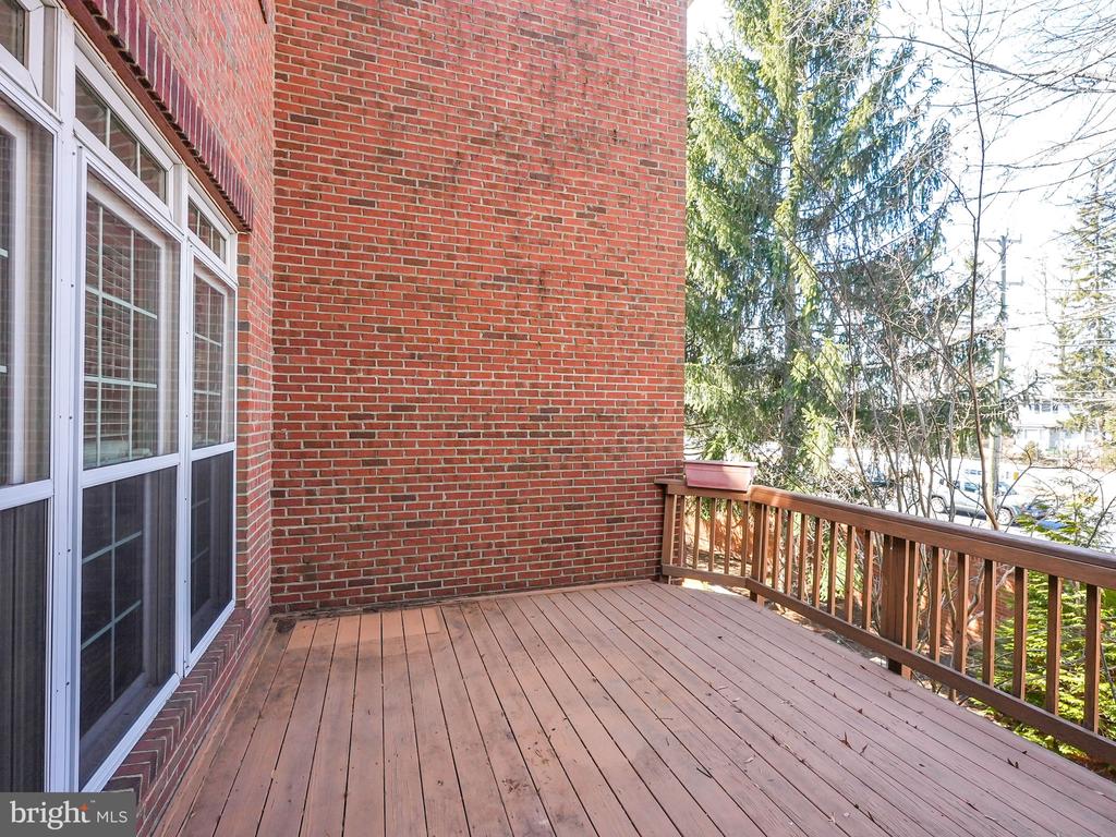 3060 McKinnon Way