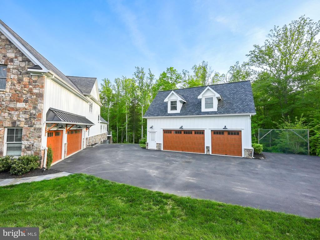11607 Lawter Ln