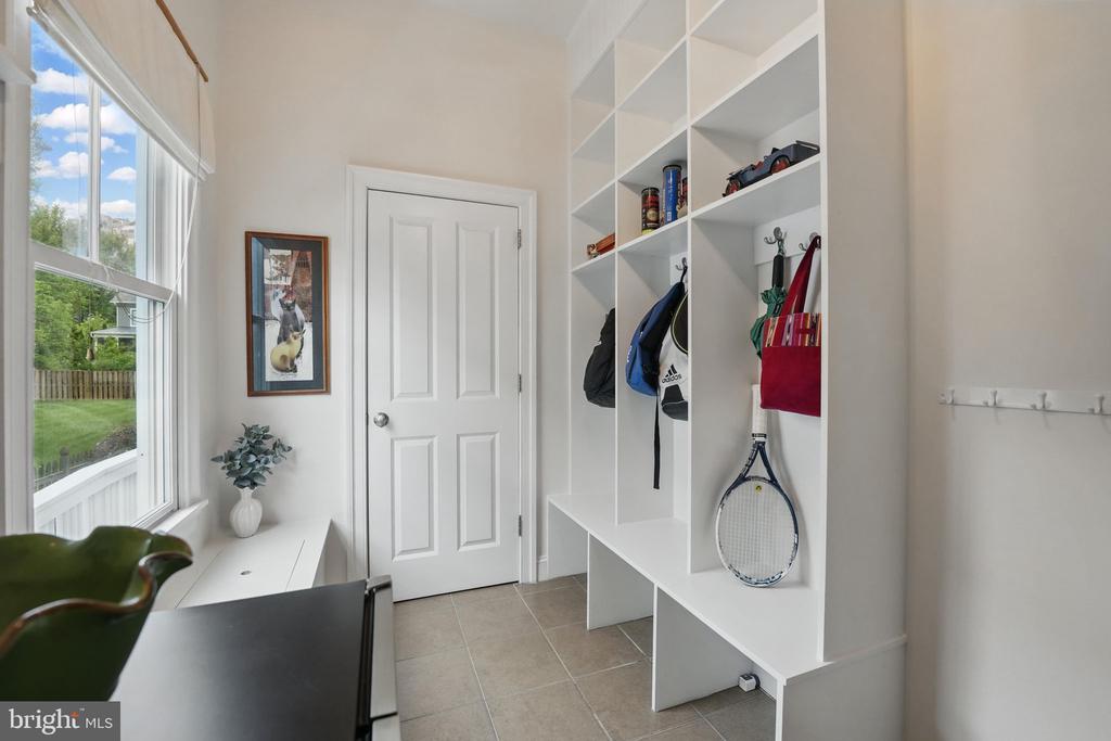 204 Elm St SW