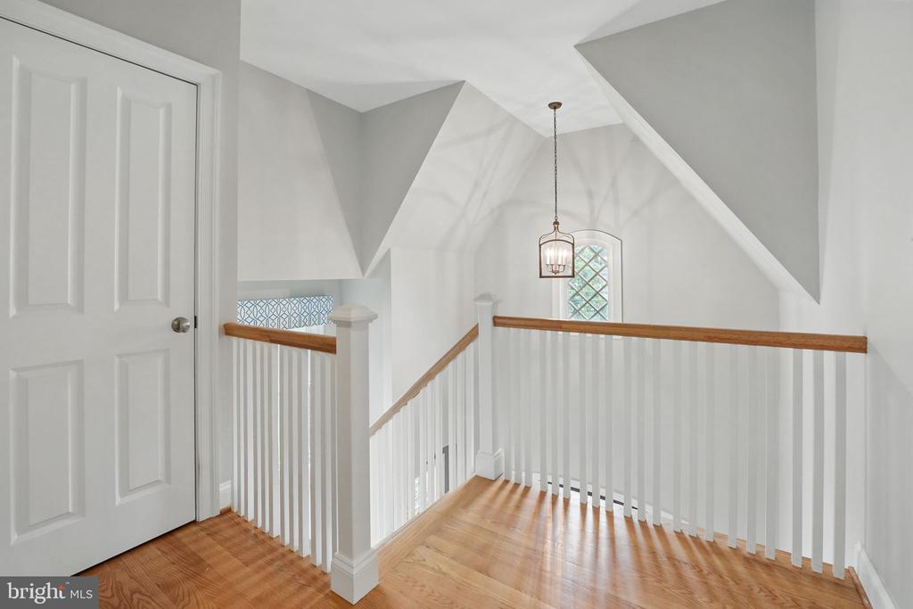 204 Elm St SW