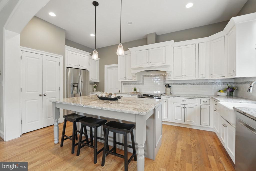204 Elm St SW