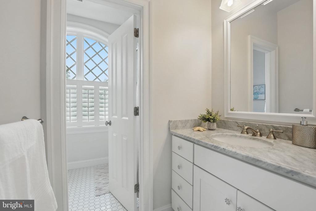 204 Elm St SW