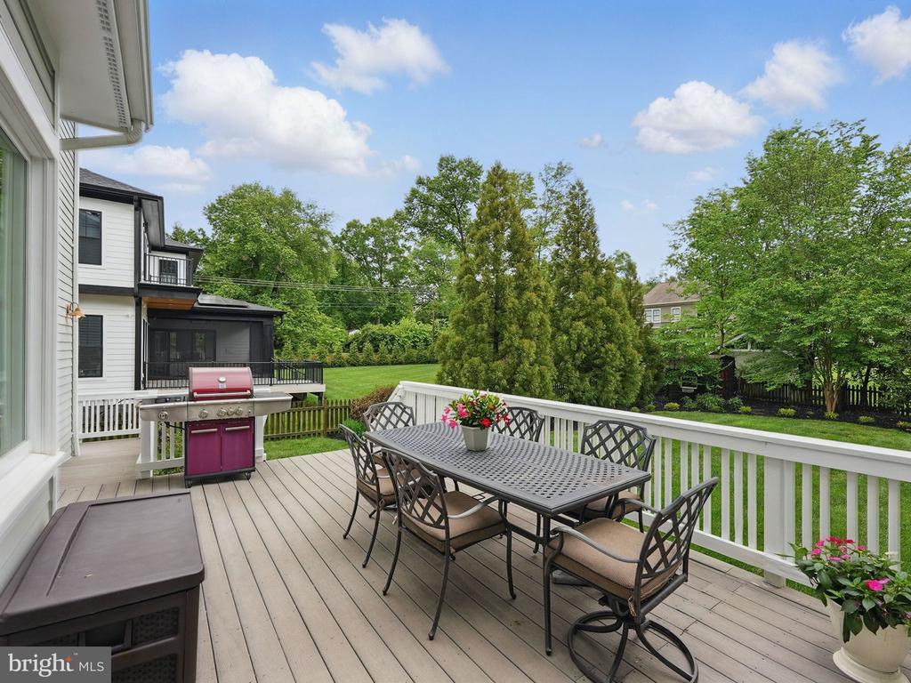204 Elm St SW