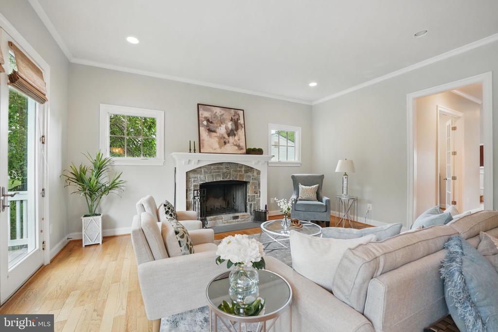204 Elm St SW