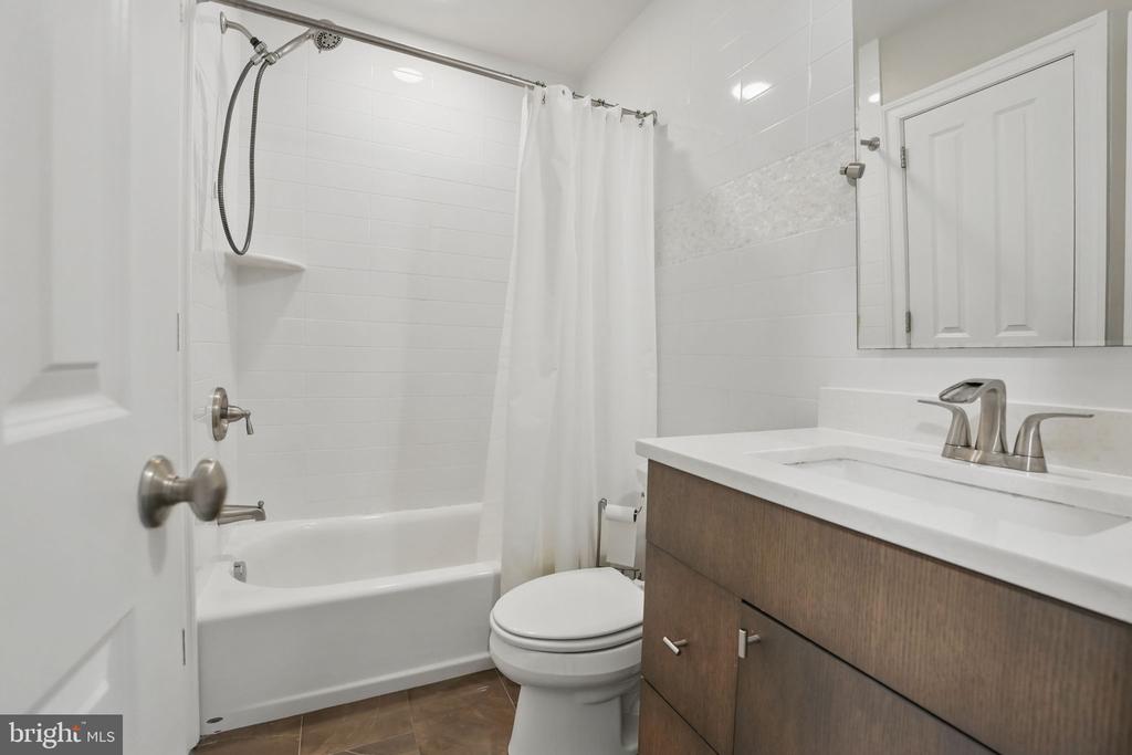 204 Elm St SW