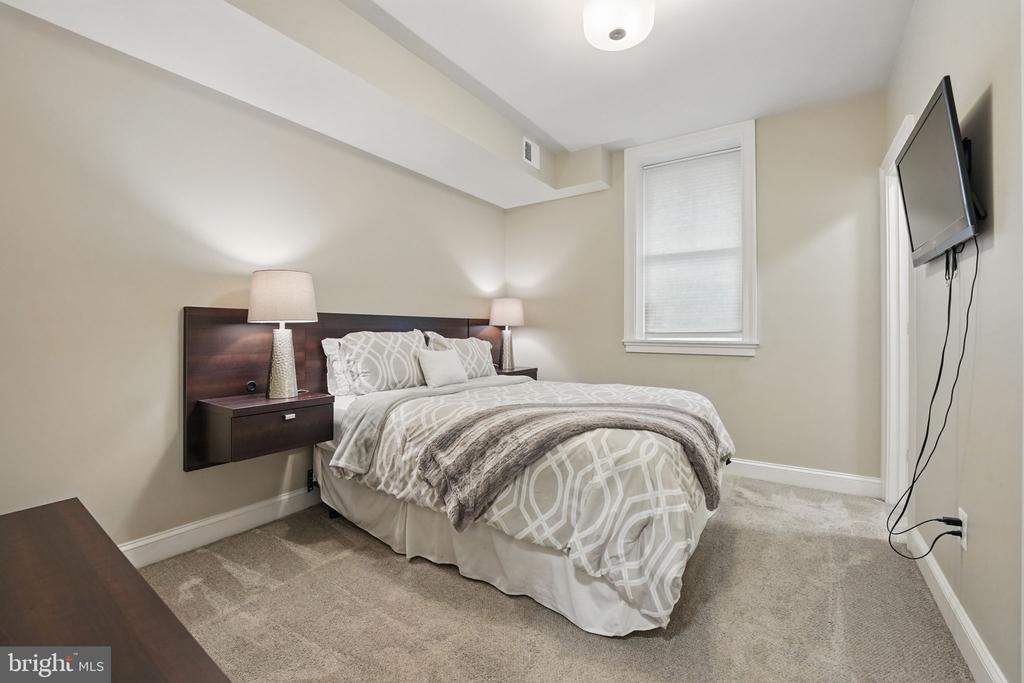 204 Elm St SW