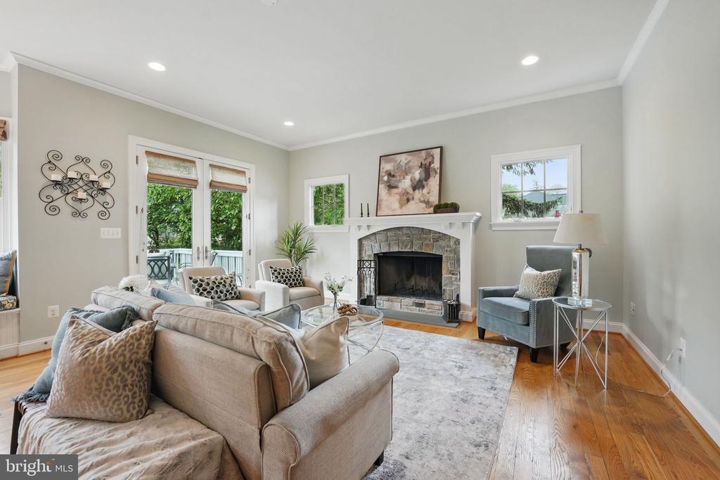 204 Elm St SW