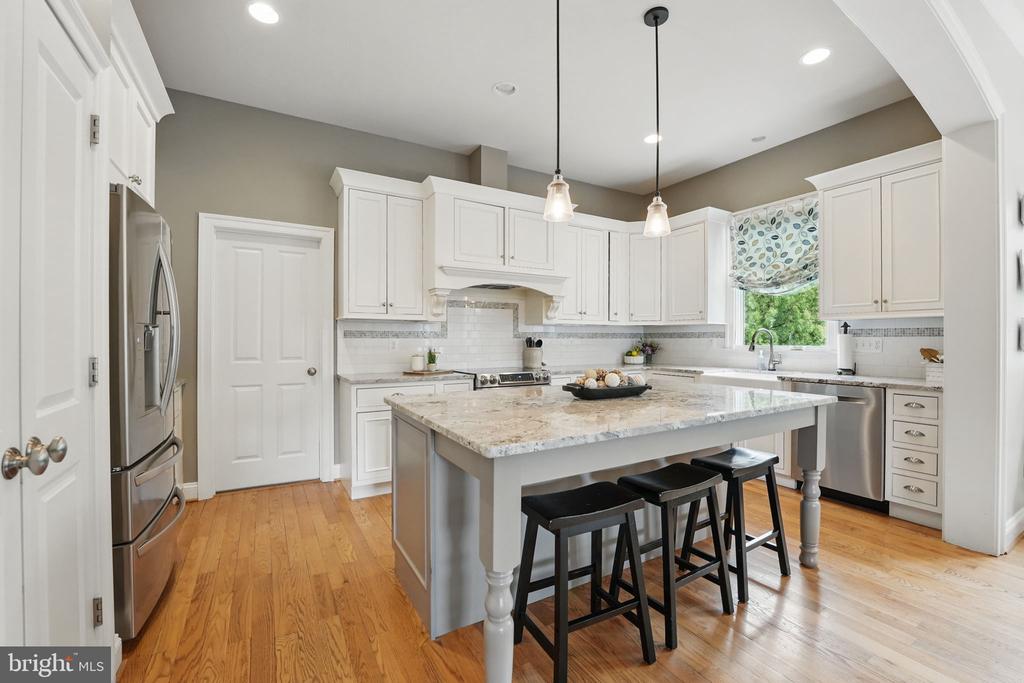 204 Elm St SW