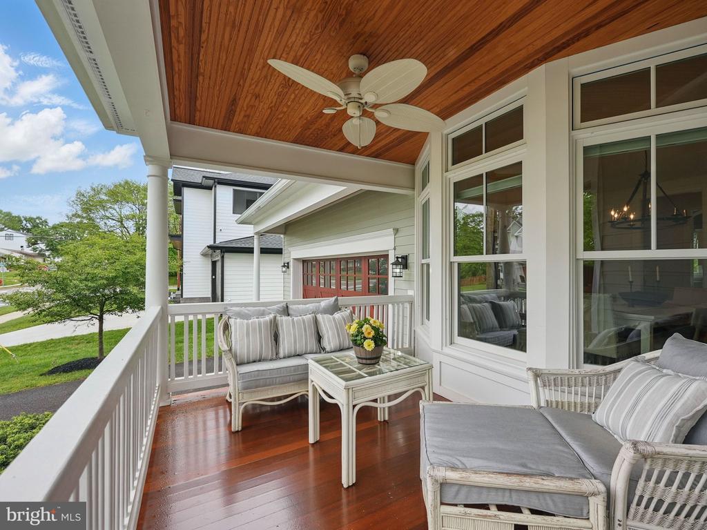 204 Elm St SW