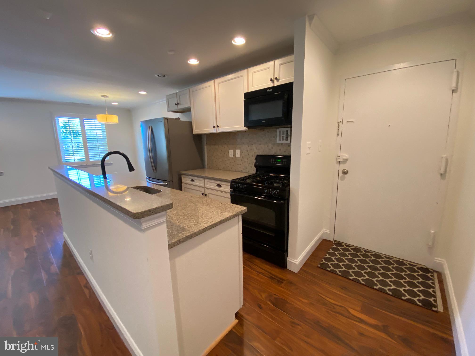 111 CENTER ST N #B-304