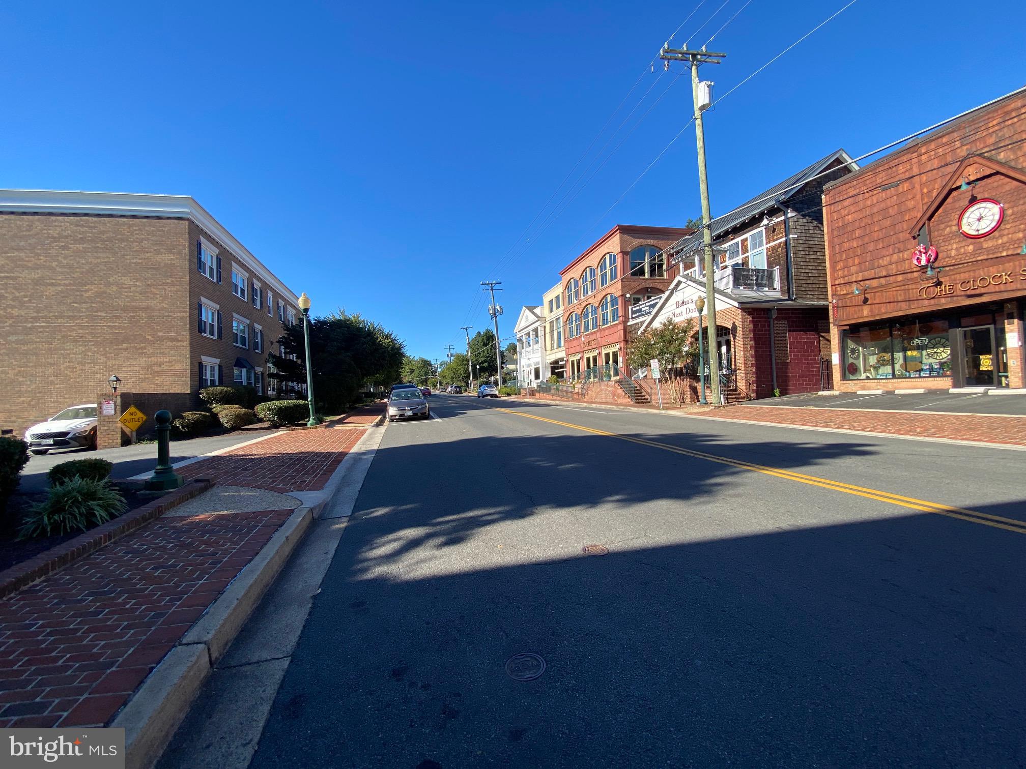 111 CENTER ST N #B-304