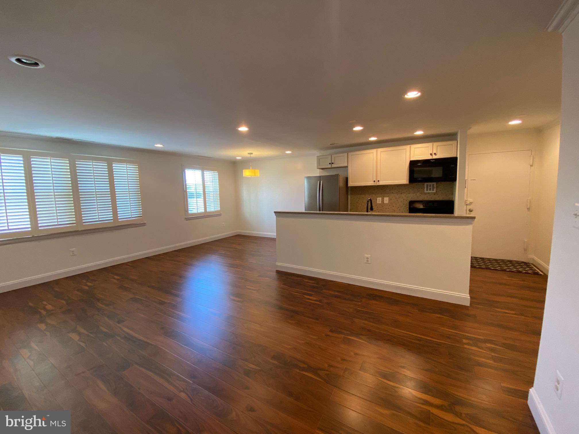 111 CENTER ST N #B-304