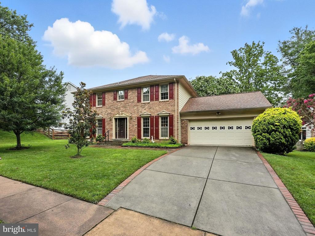 7013 Hundsford Ln