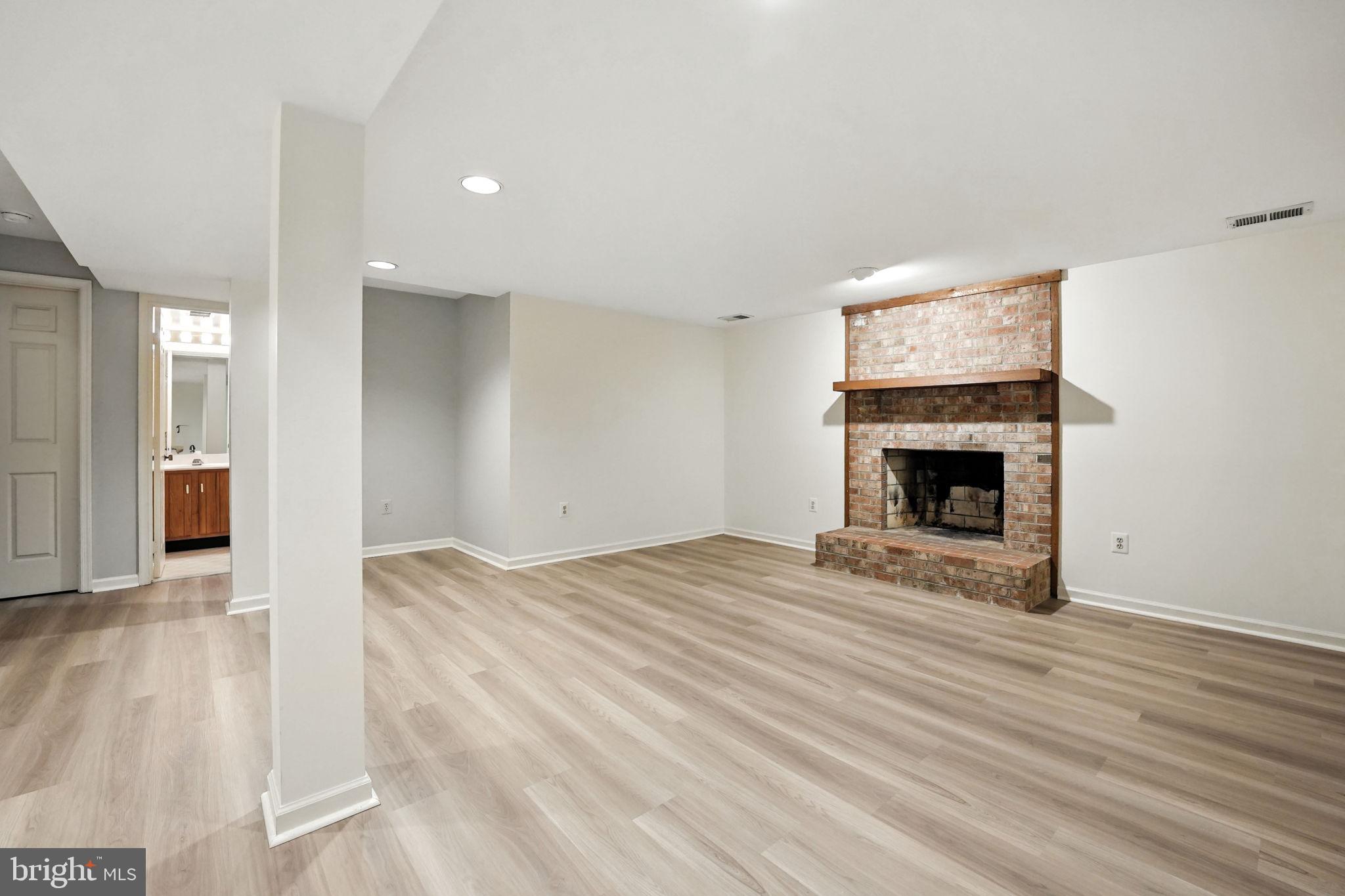 2907 Elmtop Ct