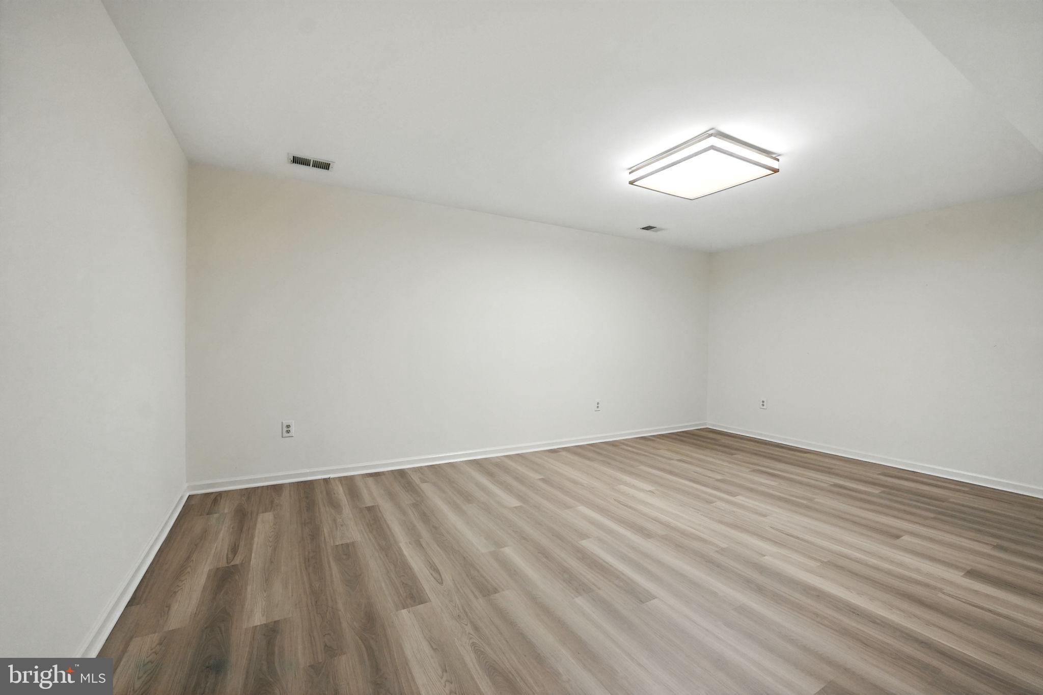 2907 Elmtop Ct